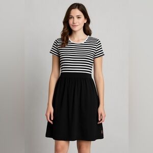 Chic Black and White Striped Mini scoop neck Dress